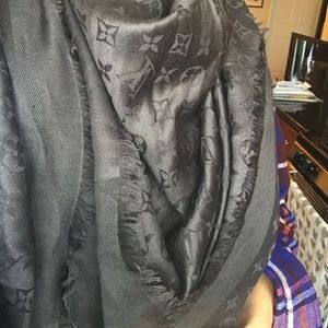 💯 authentic Louis Vuitton monogram shawl